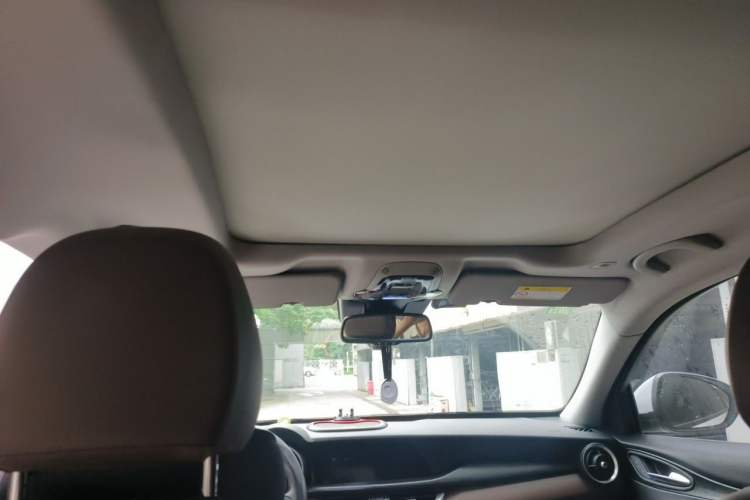 Used Alfa Romeo Stelvio 2017 2.0T 200HP Elite Edition Headliner