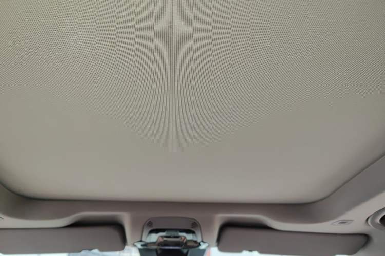 Used Alfa Romeo Stelvio 2017 2.0T 200HP Luxury Edition Headliner