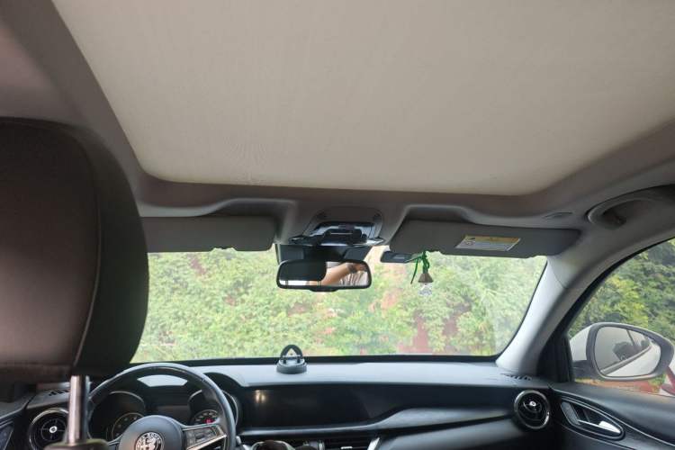 Used Alfa Romeo Stelvio 2017 2.0T 200HP Elite Edition Headliner