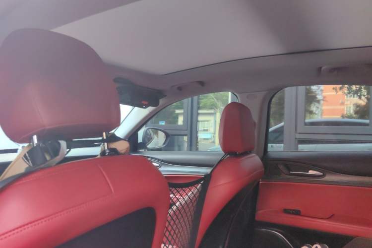Used Alfa Romeo Stelvio 2017 2.0T 200HP Elite Edition Headliner