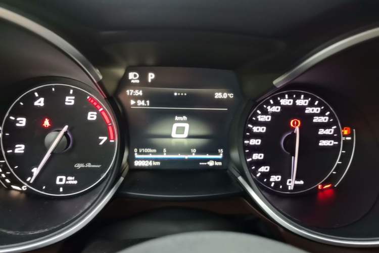 Used Alfa Romeo Stelvio 2017 2.0T 200HP Luxury Edition Instrument Cluster