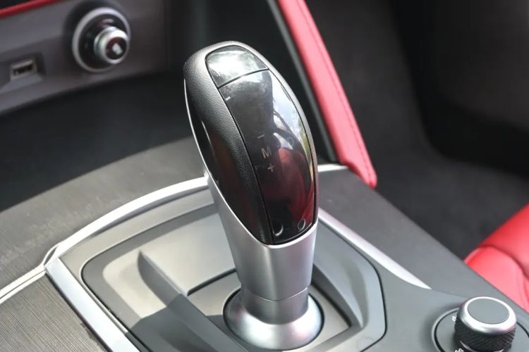 Used Alfa Romeo Stelvio 2017 2.0T 280HP Luxury Edition Interior 2