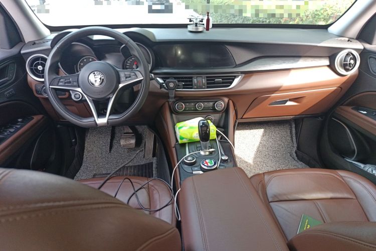 Used Alfa Romeo Stelvio 2017 2.0T 200HP Elite Edition Interior 2