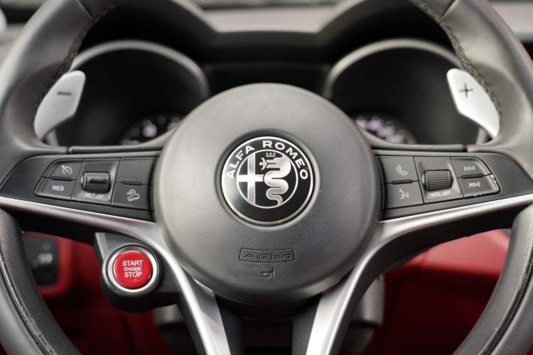 Used Alfa Romeo Stelvio 2017 2.0T 280HP Luxury Edition Interior 2