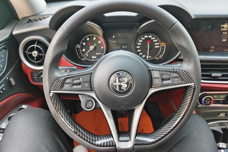 Used Alfa Romeo Stelvio 2017 2.0T 200HP Elite Edition Interior 2