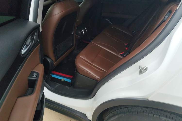 Used Alfa Romeo Stelvio 2017 2.0T 200HP Elite Edition Interior 2
