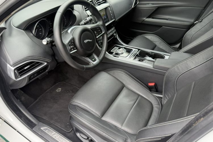 Used Alfa Romeo Stelvio 2017 2.0T 280HP Luxury Edition Interior 3