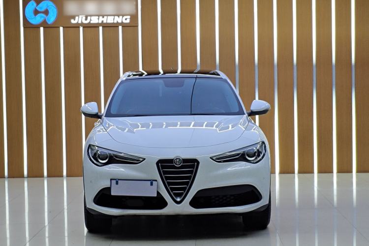Used Alfa Romeo Stelvio 2017 2.0T 200HP Elite Edition Interior 4