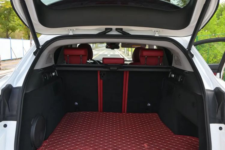 Used Alfa Romeo Stelvio 2017 2.0T 280HP Luxury Edition Interior 8
