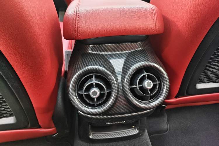 Used Alfa Romeo Stelvio 2017 2.0T 200HP Elite Edition Interior 8