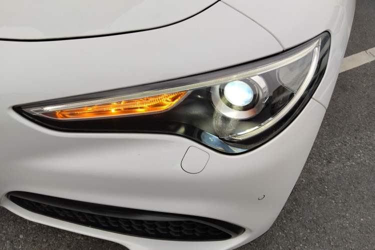 Used Alfa Romeo Stelvio 2017 2.0T 200HP Elite Edition Left Front Headlight