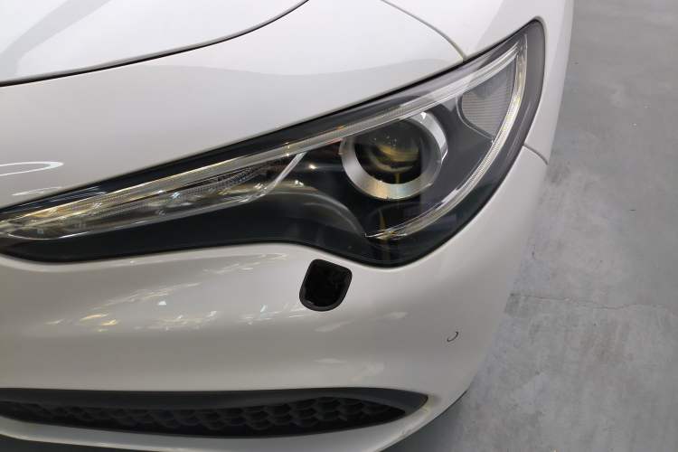 Used Alfa Romeo Stelvio 2017 2.0T 200HP Elite Edition Left Front Headlight