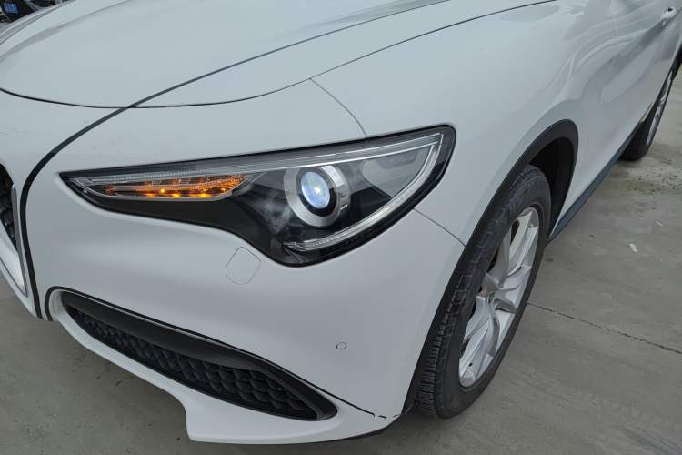 Used Alfa Romeo Stelvio 2017 2.0T 200HP Luxury Edition Left Front Headlight