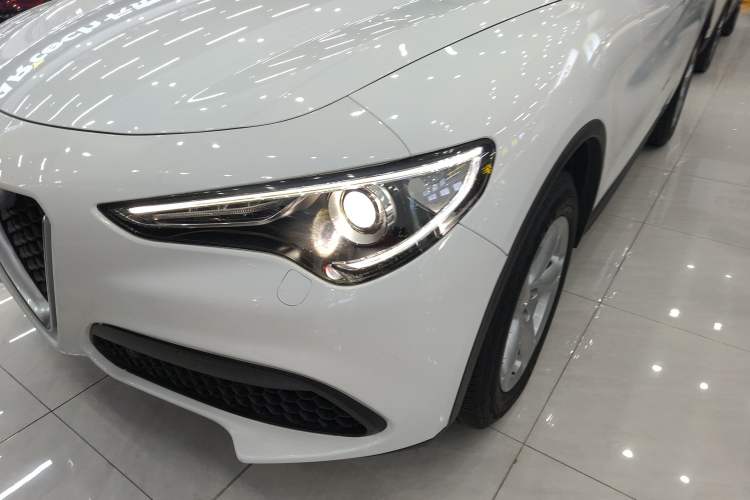 Used Alfa Romeo Stelvio 2017 2.0T 200HP Elite Edition Left Front Headlight