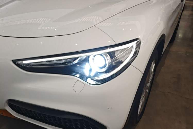 Used Alfa Romeo Stelvio 2017 2.0T 280HP Luxury Edition Left Front Headlight