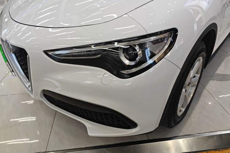 Used Alfa Romeo Stelvio 2017 2.0T 200HP Elite Edition Left Front Headlight