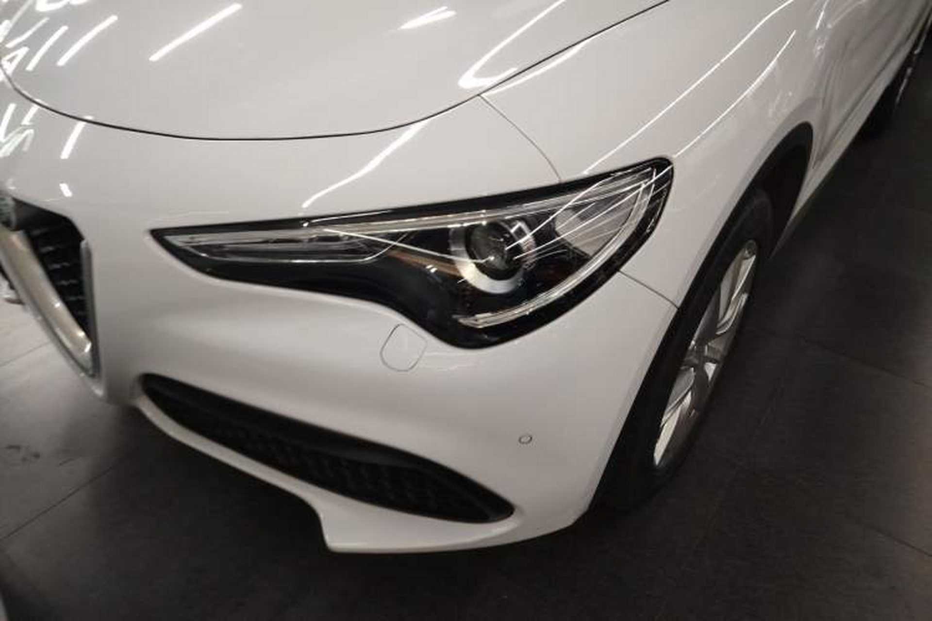 Used Alfa Romeo Stelvio 2017 2.0T 200HP Luxury Edition Left Front Headlight
