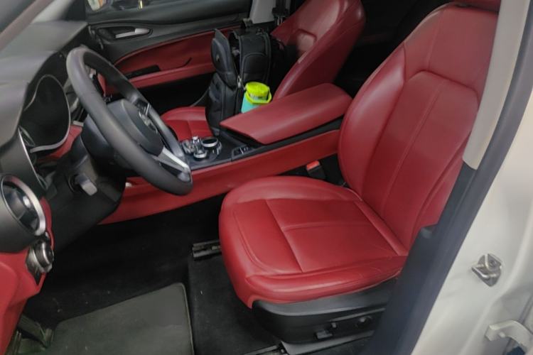 Used Alfa Romeo Stelvio 2017 2.0T 200HP Luxury Edition Left Front Seat