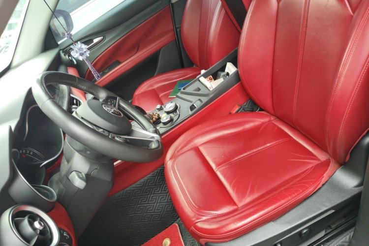 Used Alfa Romeo Stelvio 2017 2.0T 200HP Luxury Edition Left Front Seat