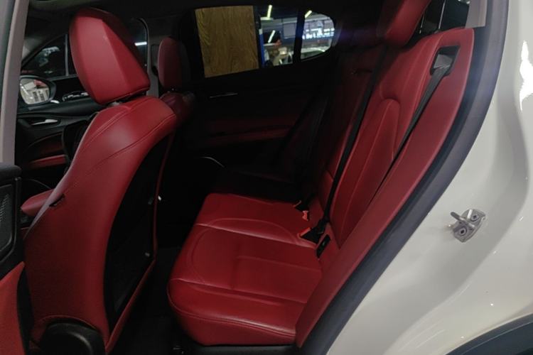Used Alfa Romeo Stelvio 2017 2.0T 200HP Luxury Edition Left Rear Seat