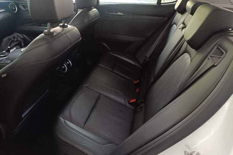 Used Alfa Romeo Stelvio 2017 2.0T 200HP Luxury Edition Left Rear Seat
