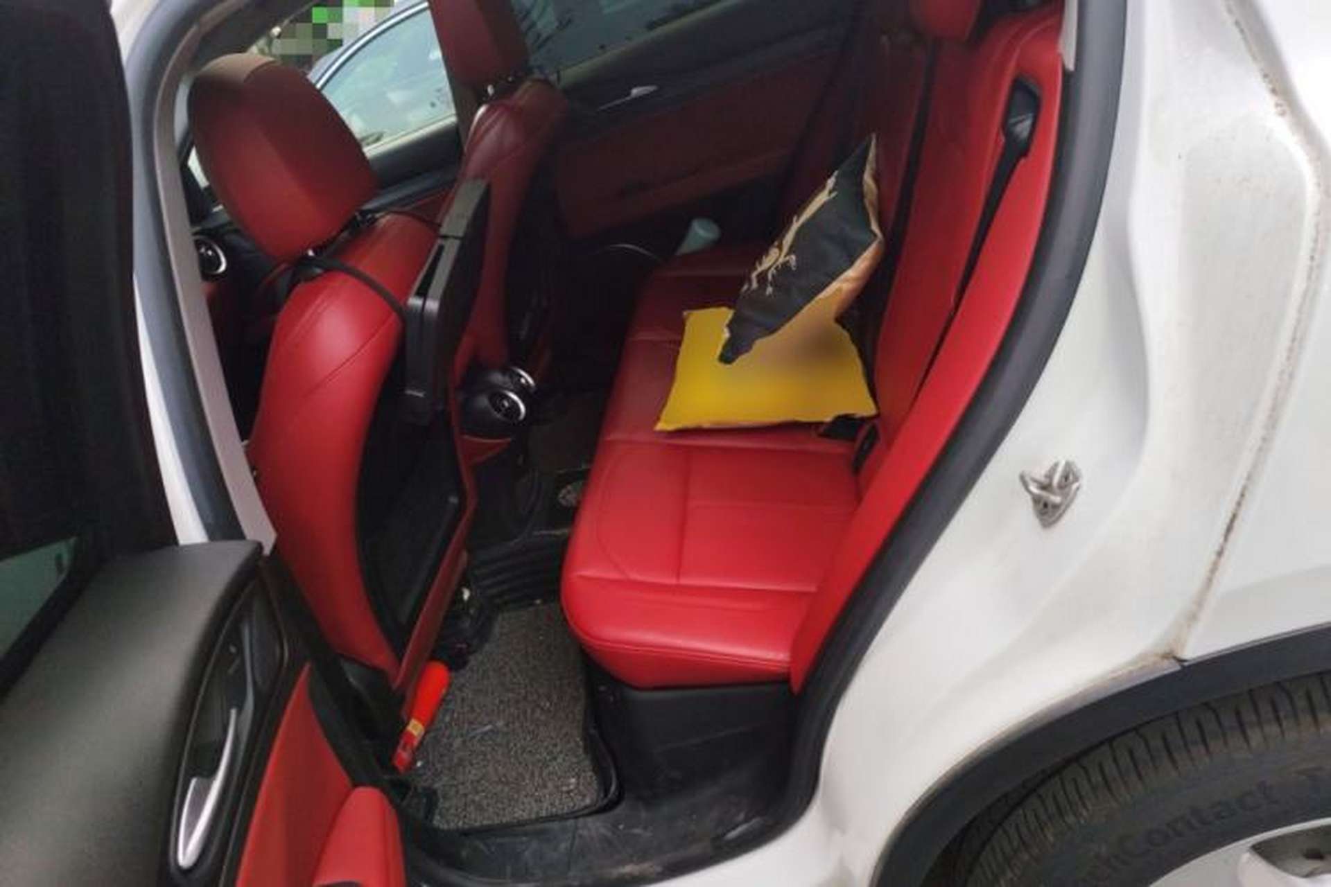 Used Alfa Romeo Stelvio 2017 2.0T 200HP Elite Edition Left Rear Seat