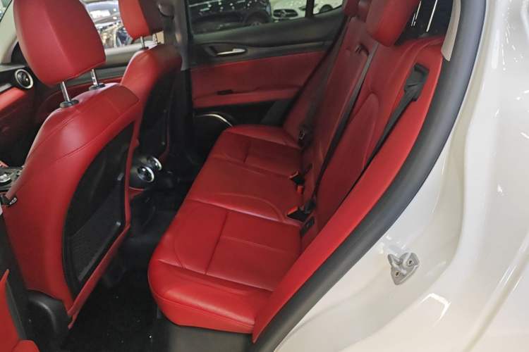 Used Alfa Romeo Stelvio 2017 2.0T 200HP Elite Edition Left Rear Seat