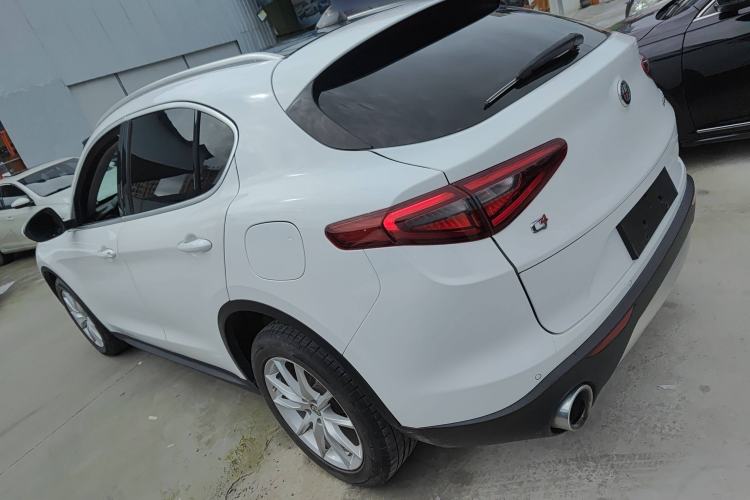 Used Alfa Romeo Stelvio 2017 2.0T 200HP Luxury Edition Left Side