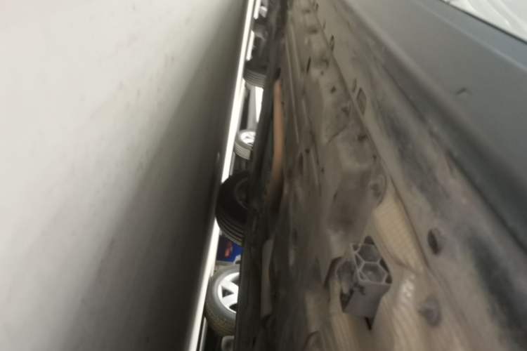 Used Alfa Romeo Stelvio 2017 2.0T 200HP Elite Edition Left Side Sill