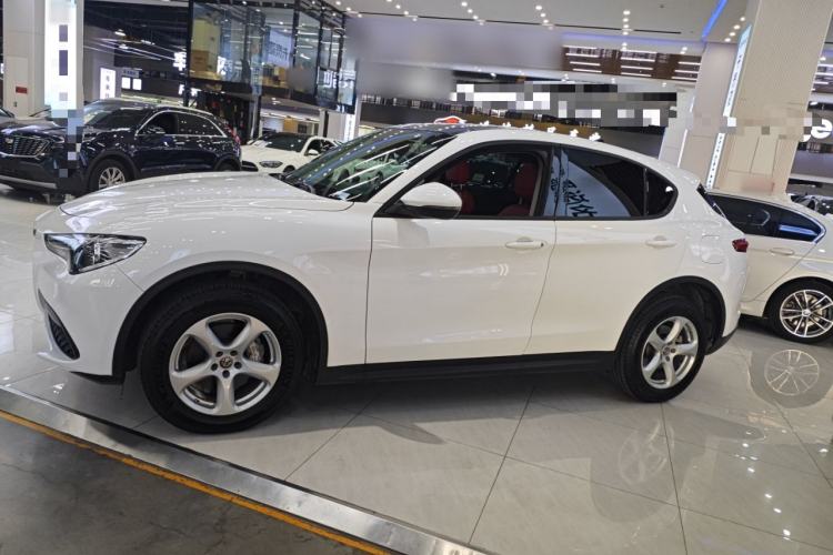 Used Alfa Romeo Stelvio 2017 2.0T 200HP Elite Edition Left Side