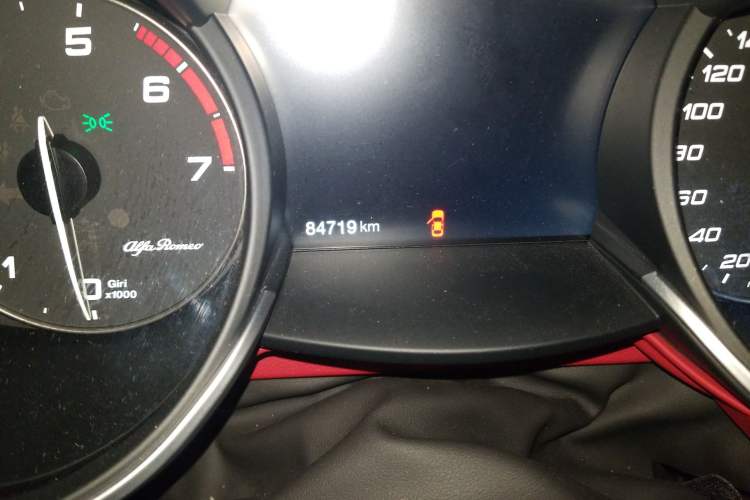 Used Alfa Romeo Stelvio 2017 2.0T 200HP Elite Edition Odometer Close Up