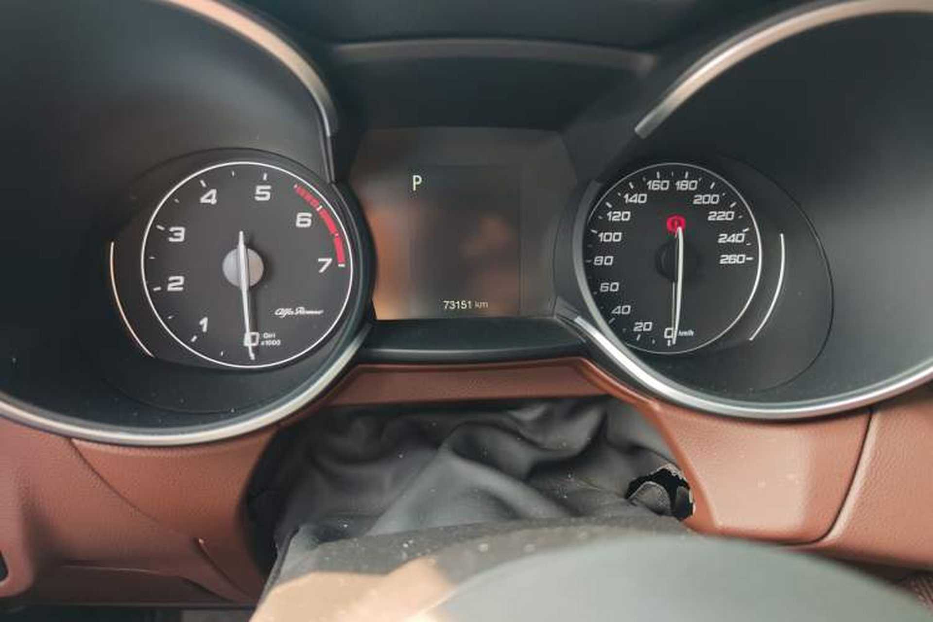 Used Alfa Romeo Stelvio 2017 2.0T 200HP Elite Edition Odometer Close Up