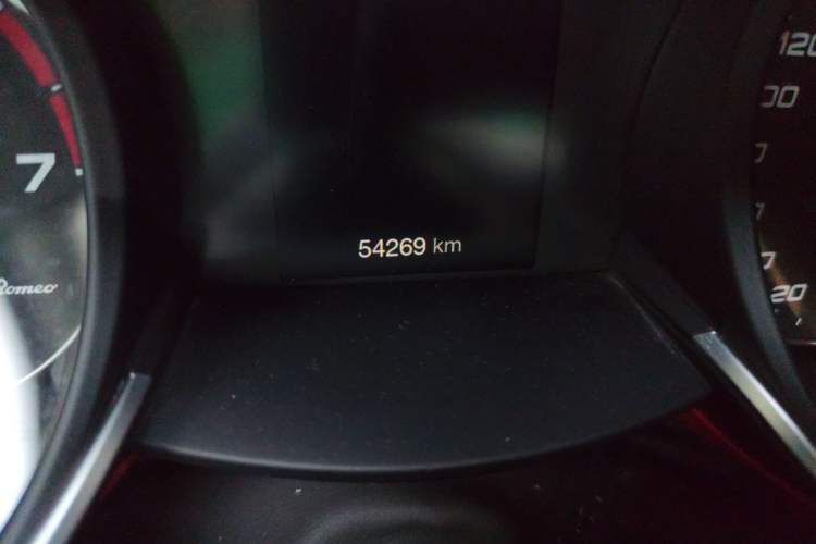 Used Alfa Romeo Stelvio 2017 2.0T 200HP Elite Edition Odometer Close Up