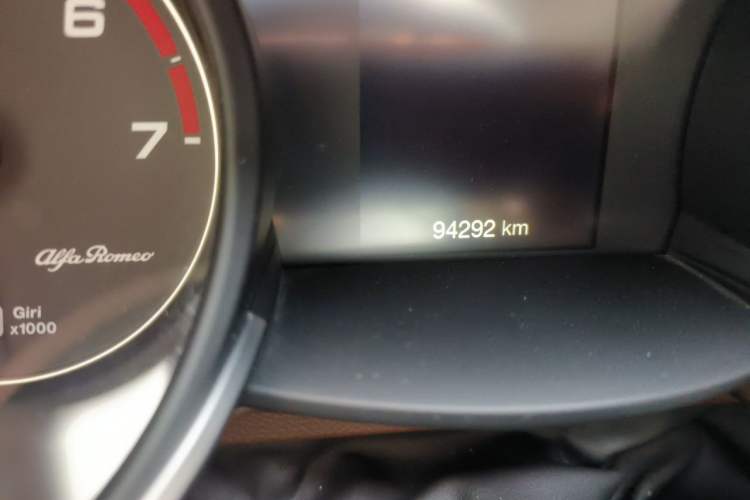 Used Alfa Romeo Stelvio 2017 2.0T 200HP Elite Edition Odometer Close Up