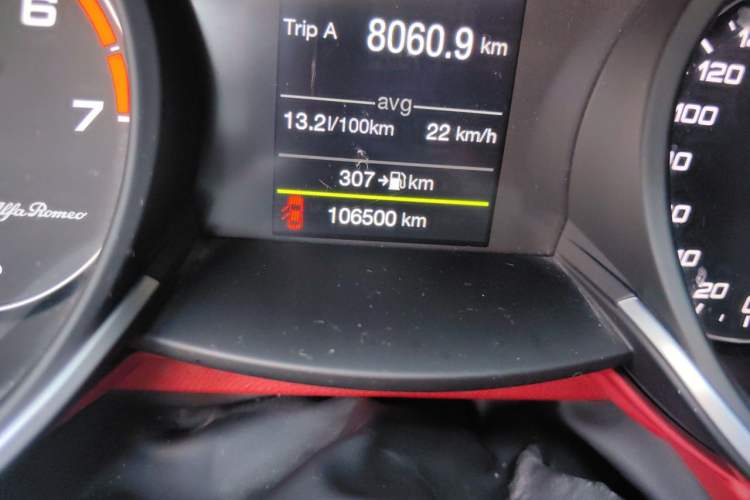 Used Alfa Romeo Stelvio 2017 2.0T 200HP Elite Edition Odometer Close Up
