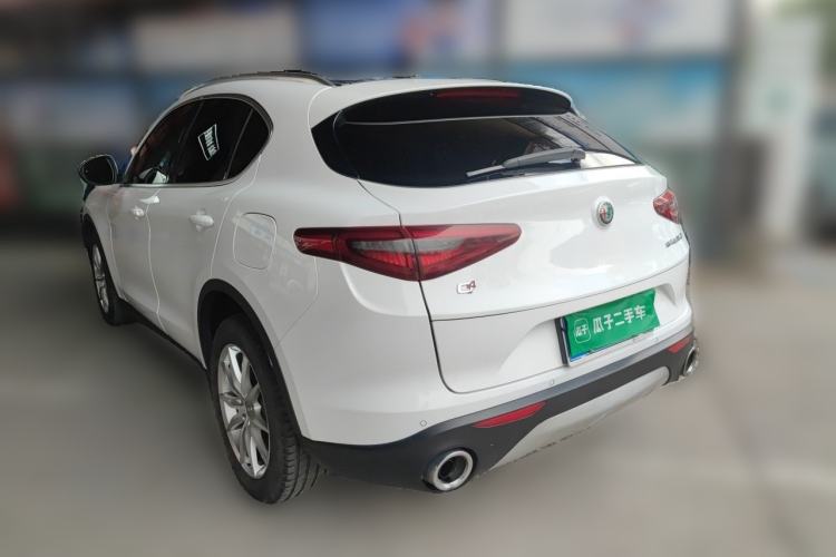 Used Alfa Romeo Stelvio 2017 2.0T 280HP Luxury Edition Rear Left 45 Deg