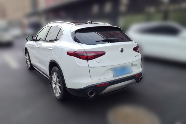 Used Alfa Romeo Stelvio 2017 2.0T 200HP Luxury Edition Rear Left 45 Deg