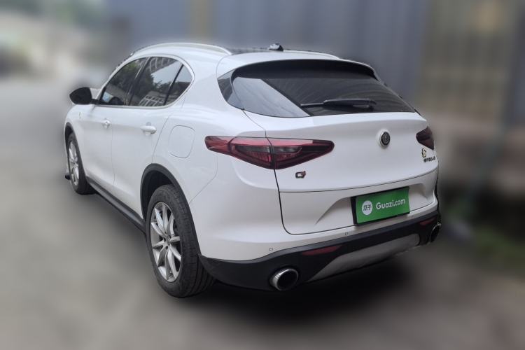 Used Alfa Romeo Stelvio 2017 2.0T 200HP Luxury Edition Rear Left 45 Deg