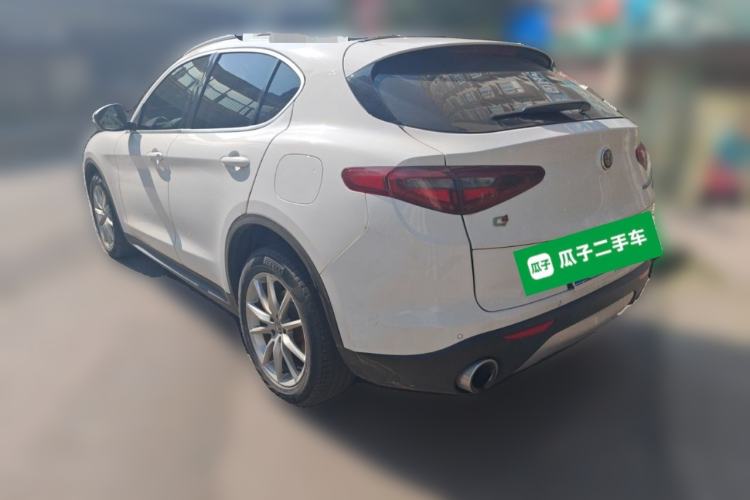 Used Alfa Romeo Stelvio 2017 2.0T 200HP Luxury Edition Rear Left 45 Deg