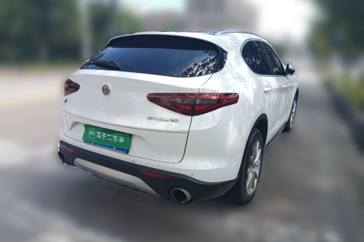 Used Alfa Romeo Stelvio 2017 2.0T 200HP Luxury Edition Rear Right 45 Deg