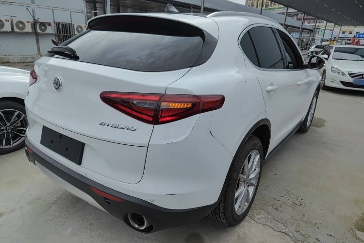 Used Alfa Romeo Stelvio 2017 2.0T 200HP Luxury Edition Rear Right 45 Deg