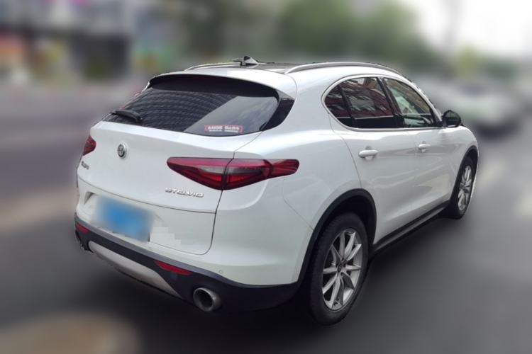 Used Alfa Romeo Stelvio 2017 2.0T 200HP Luxury Edition Rear Right 45 Deg