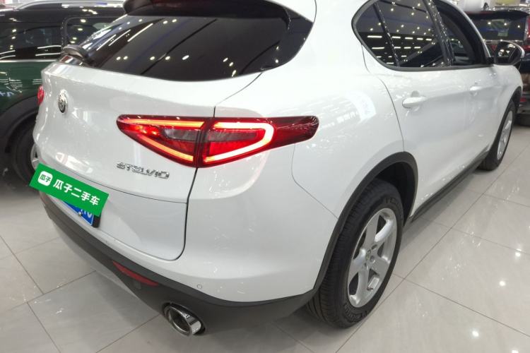 Used Alfa Romeo Stelvio 2017 2.0T 200HP Elite Edition Rear Right 45 Deg