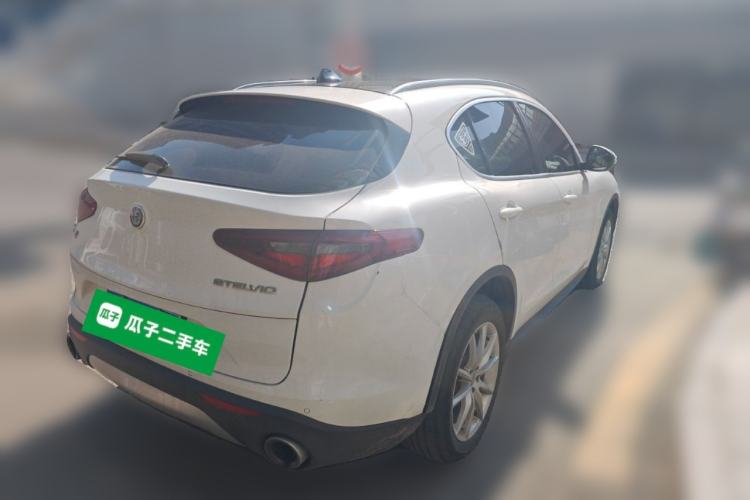 Used Alfa Romeo Stelvio 2017 2.0T 200HP Luxury Edition Rear Right 45 Deg