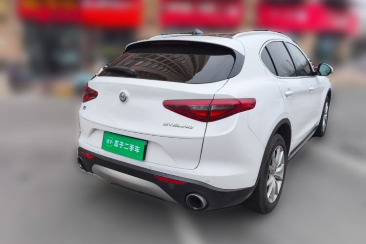 Used Alfa Romeo Stelvio 2017 2.0T 200HP Luxury Edition Rear Right 45 Deg