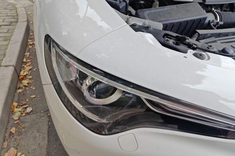 Used Alfa Romeo Stelvio 2017 2.0T 200HP Luxury Edition Right Front Headlight