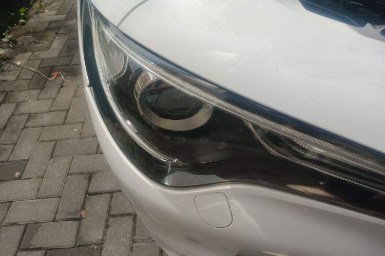 Used Alfa Romeo Stelvio 2017 2.0T 200HP Elite Edition Right Front Headlight