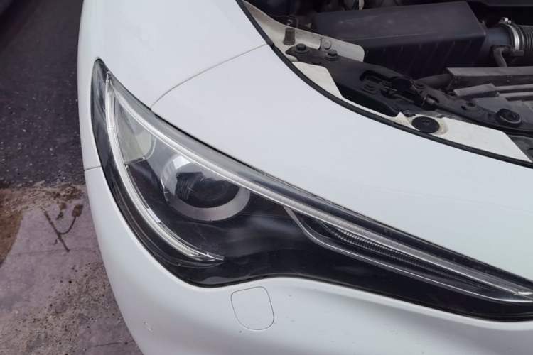 Used Alfa Romeo Stelvio 2017 2.0T 200HP Luxury Edition Right Front Headlight