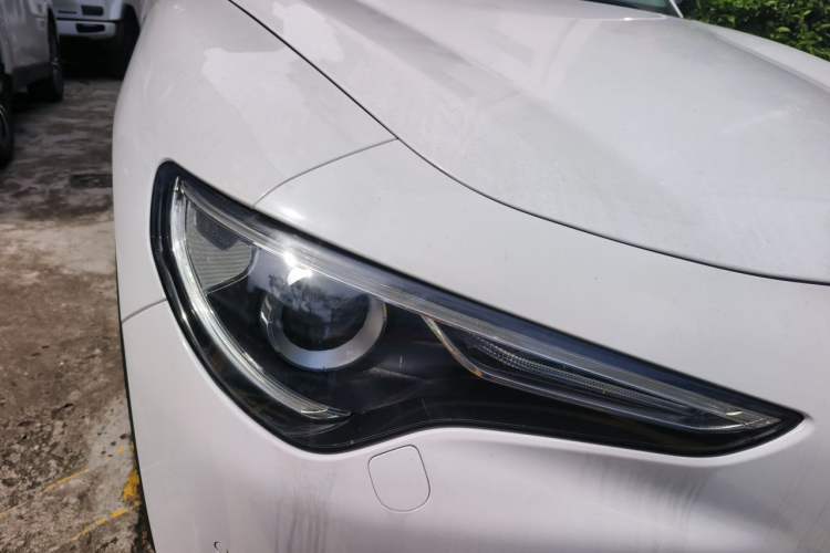 Used Alfa Romeo Stelvio 2017 2.0T 200HP Elite Edition Right Front Headlight