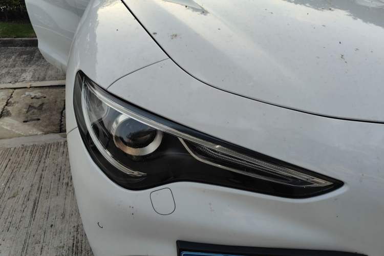 Used Alfa Romeo Stelvio 2017 2.0T 200HP Elite Edition Right Front Headlight